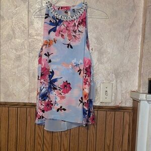 floral Jennifer Lopez Top with Embellished Neckline(m)(nwt)